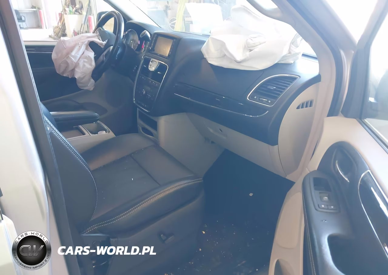 2012 Chrysler Town & Country Touring-L VIN:2C4RC1CG8CR119227 - 5