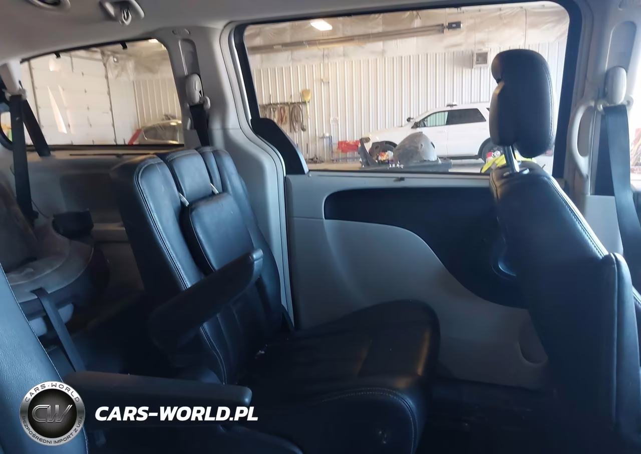 2012 Chrysler Town & Country Touring-L VIN:2C4RC1CG8CR119227 - 8
