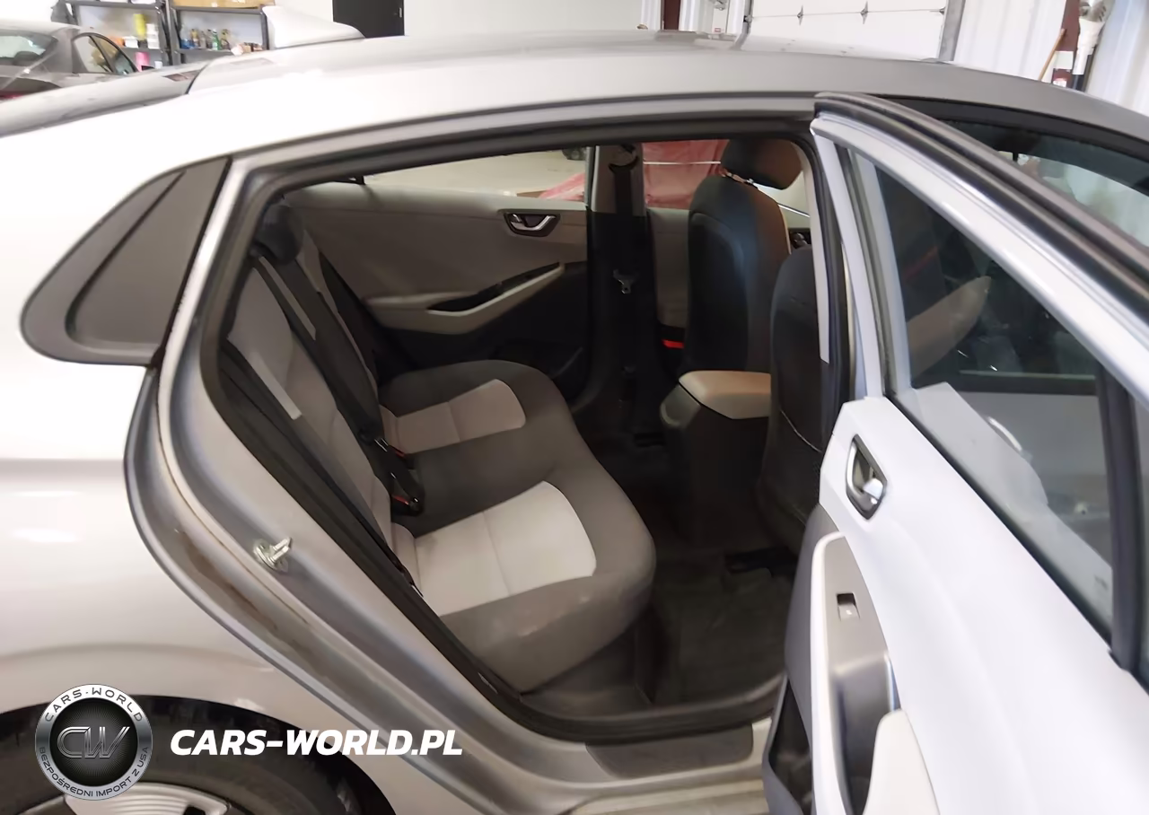 2020 Hyundai Ioniq Hybrid Blue VIN:KMHC65LC8LU220641 - 8