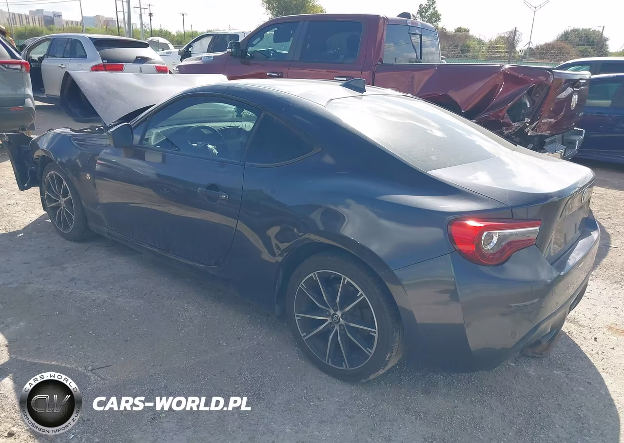 2017 Toyota 86 VIN:JF1ZNAA13H8704735 - 3