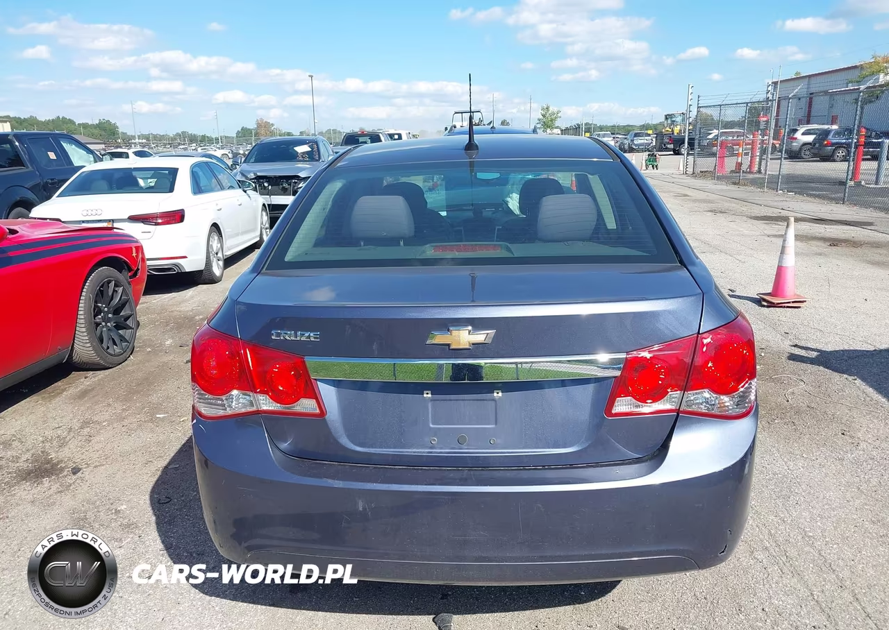 2014 Chevrolet Cruze Ls Auto VIN:1G1PA5SH2E7120899 - 16