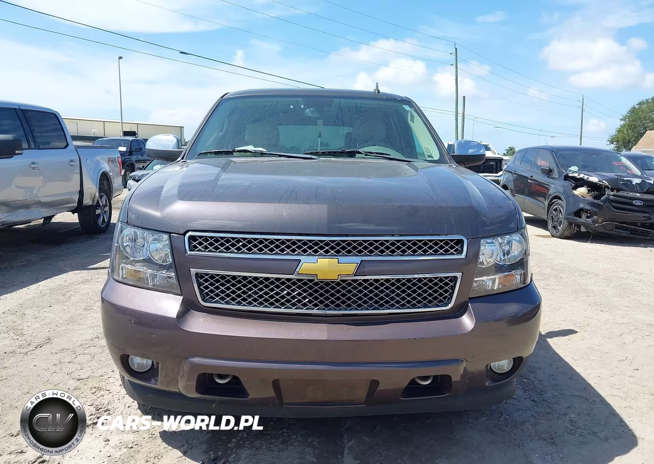 2010 Chevrolet Tahoe Ltz VIN:1GNUKCE05AR276748 - 12