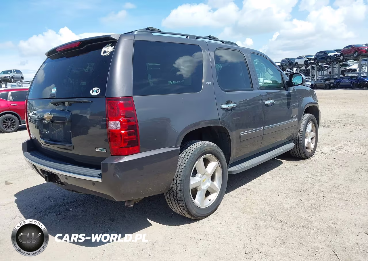 2010 Chevrolet Tahoe Ltz VIN:1GNUKCE05AR276748 - 4