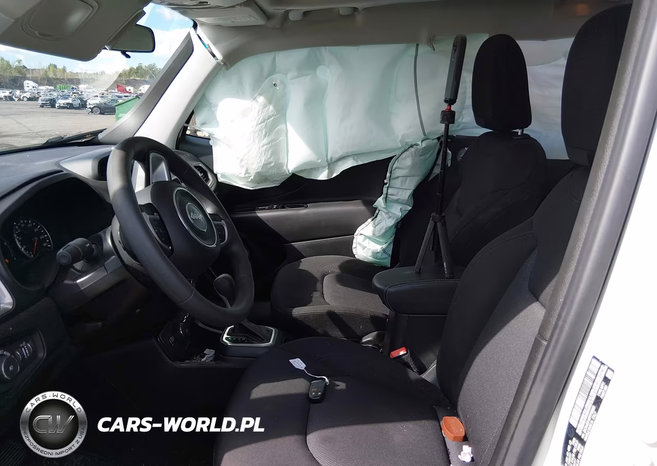 2023 Jeep Renegade Latitude 4X4 VIN:ZACNJDB15PPP58899 - 5
