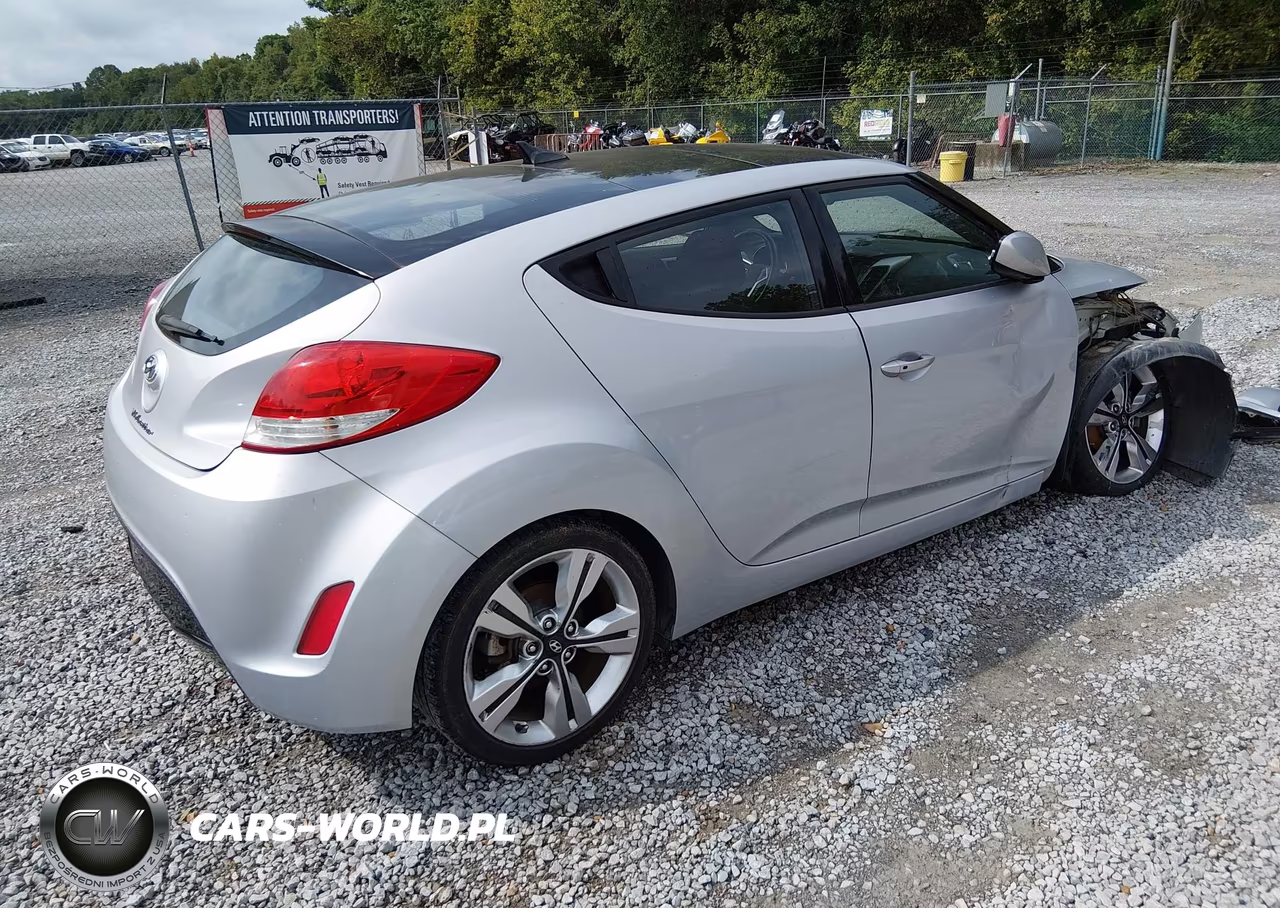 2017 Hyundai Veloster Value Edition VIN:KMHTC6AD0HU316281 - 4