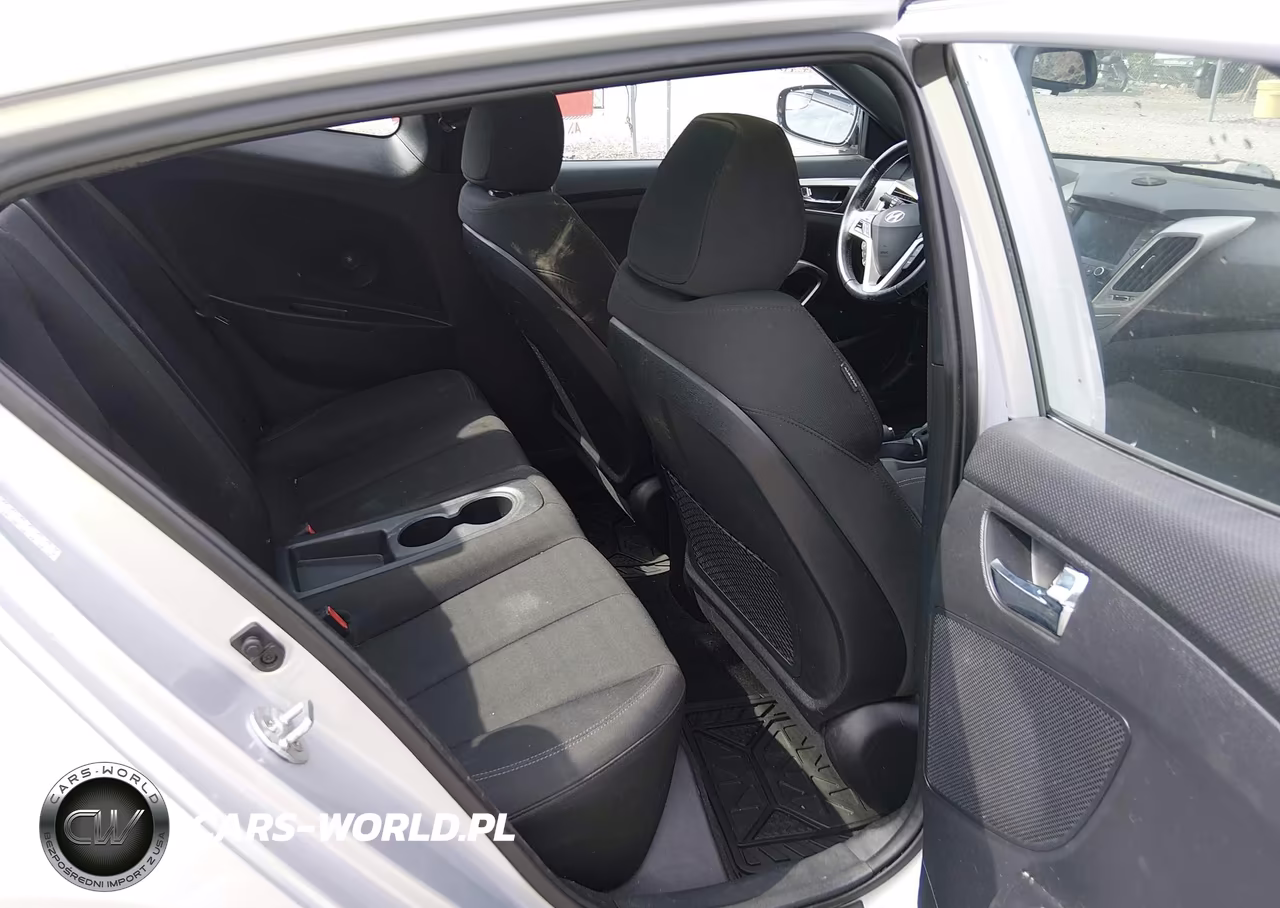 2017 Hyundai Veloster Value Edition VIN:KMHTC6AD0HU316281 - 8