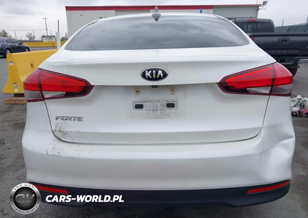 2018 Kia Forte Lx VIN:3KPFL4A75JE235670 - 17