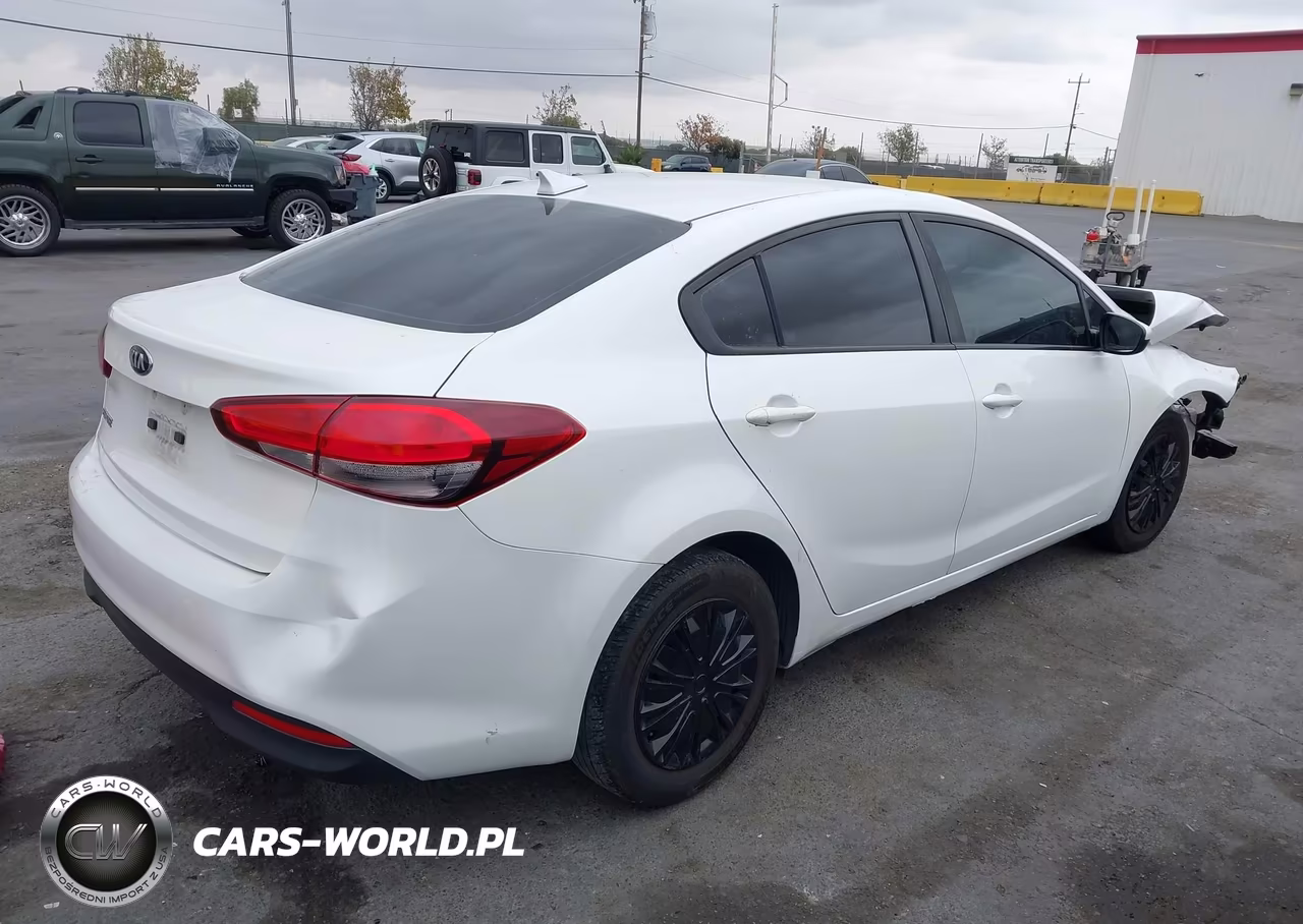 2018 Kia Forte Lx VIN:3KPFL4A75JE235670 - 4