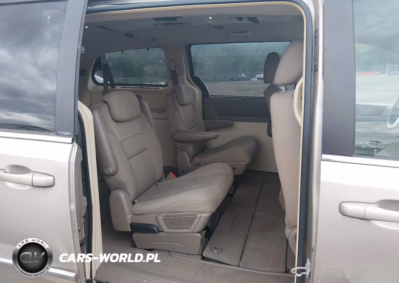 2009 Chrysler Town & Country Touring VIN:2A8HR54189R637500 - 8