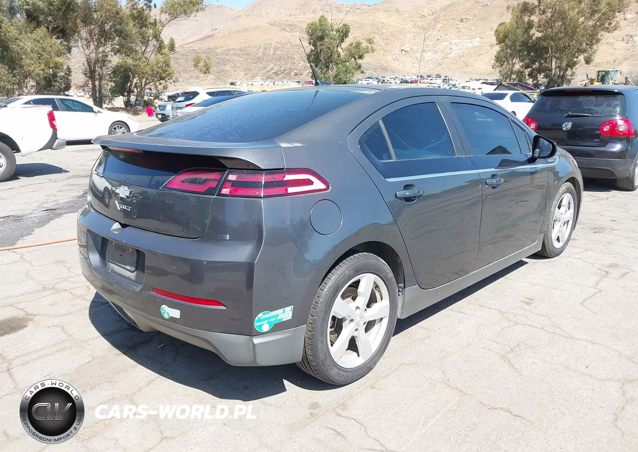 2013 Chevrolet Volt VIN:1G1RE6E45DU137028 - 4