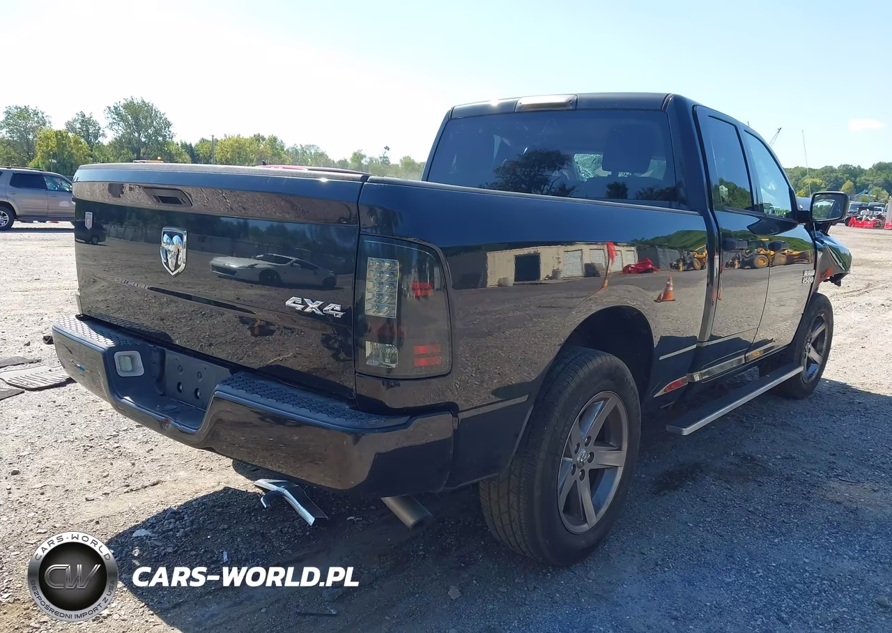 2017 Ram 1500 Express 4X4 6'4 Box VIN:1C6RR7FG5HS687929 - 4