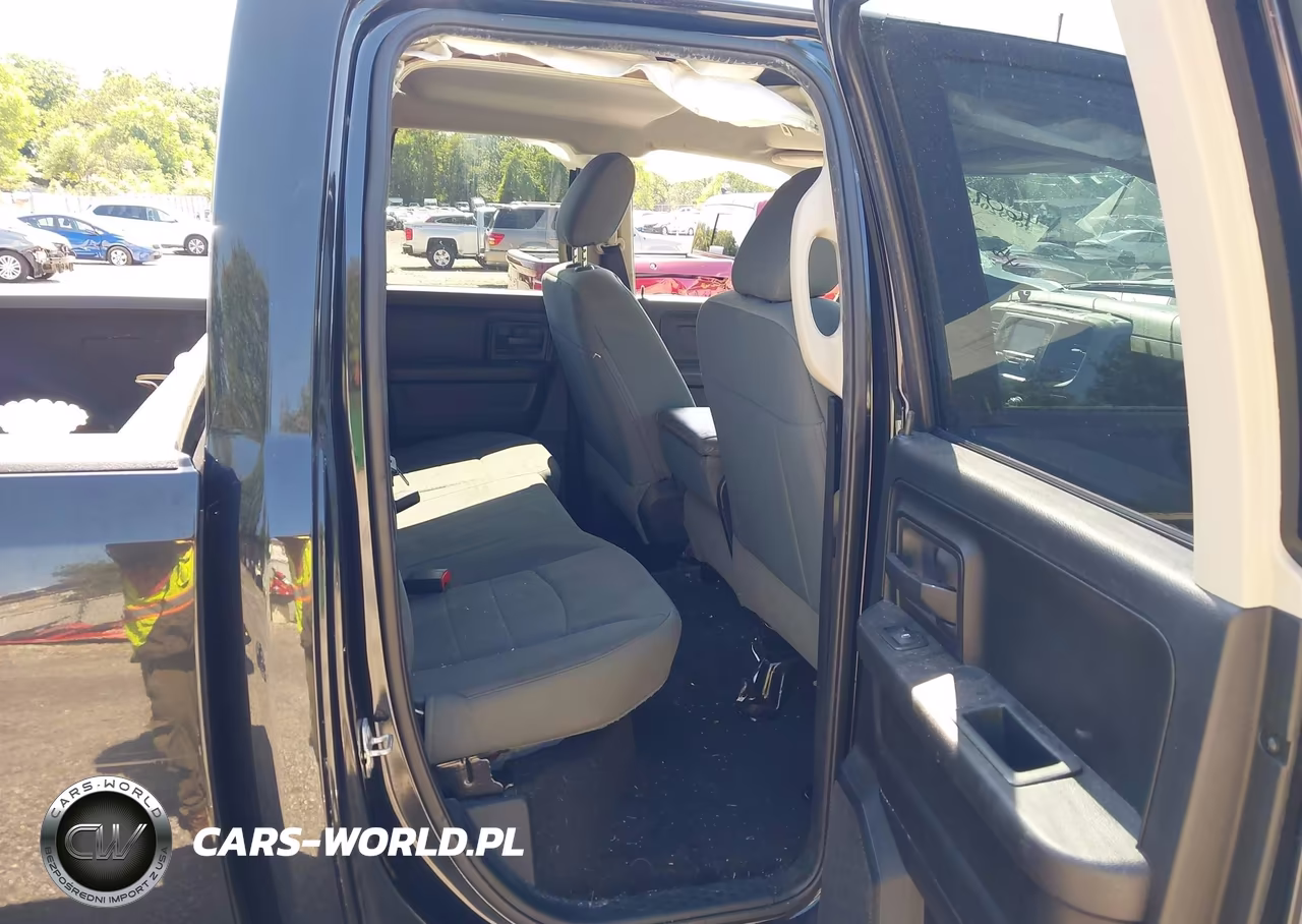 2017 Ram 1500 Express 4X4 6'4 Box VIN:1C6RR7FG5HS687929 - 8