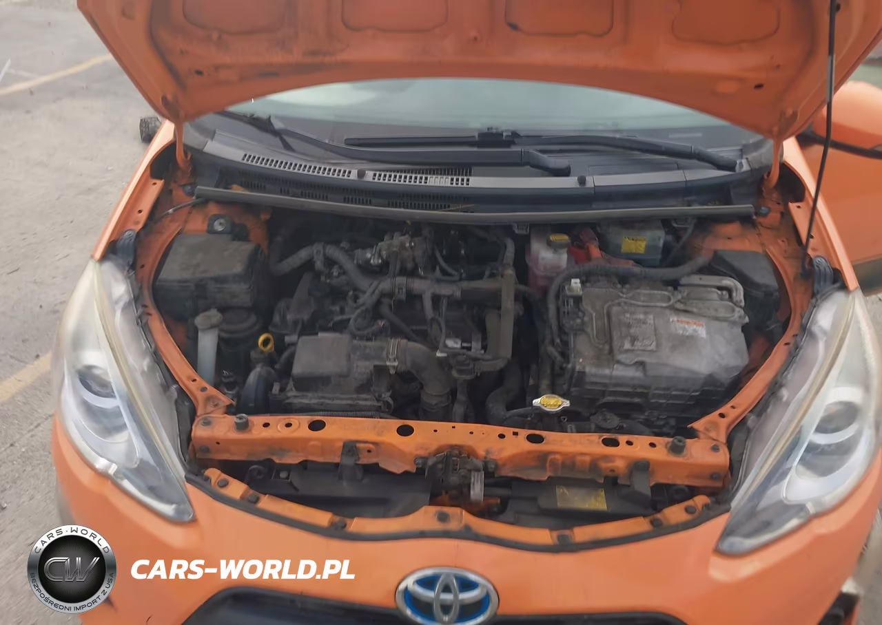 2015 Toyota Prius C One VIN:JTDKDTB3XF1089844 - 10