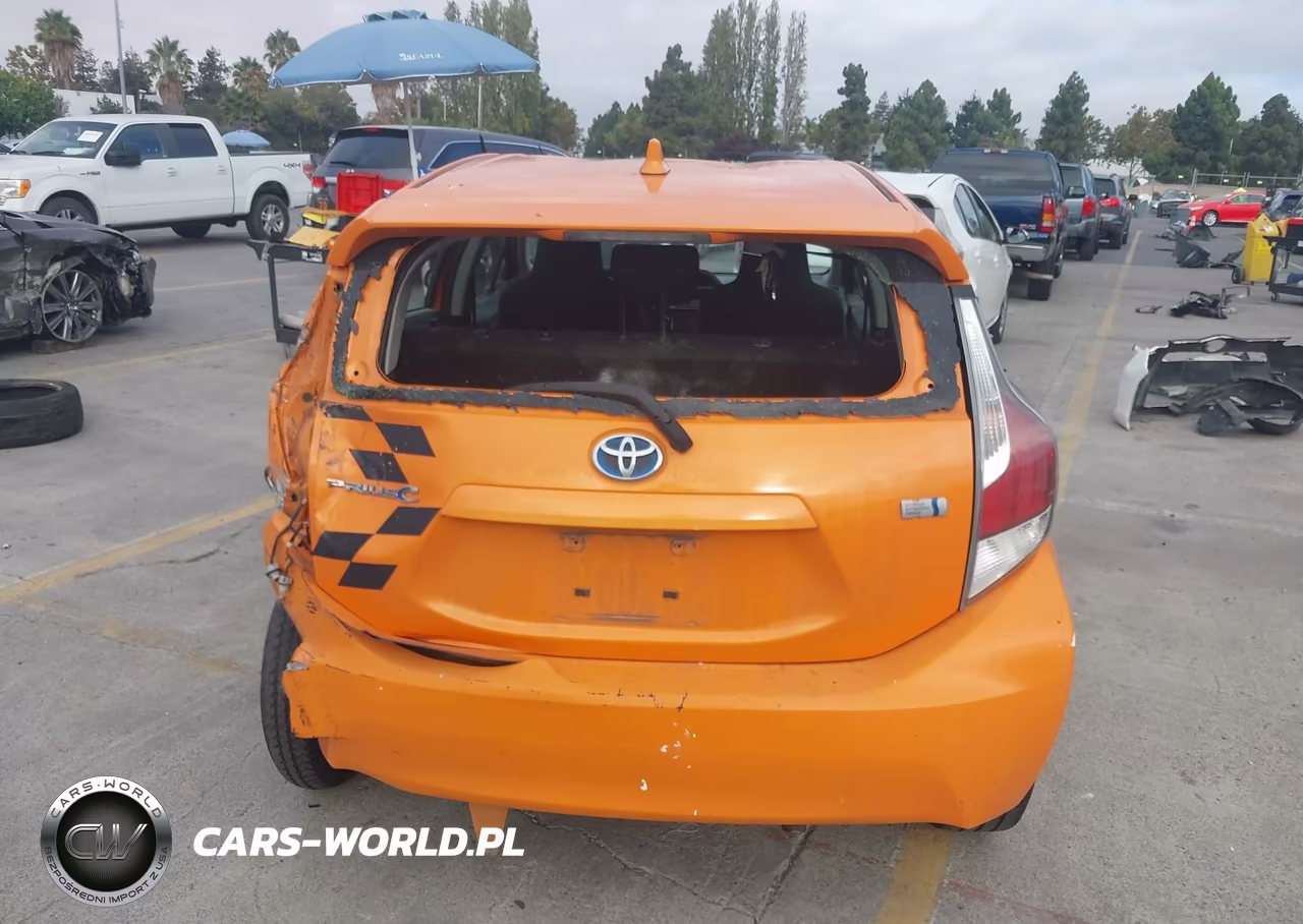 2015 Toyota Prius C One VIN:JTDKDTB3XF1089844 - 16