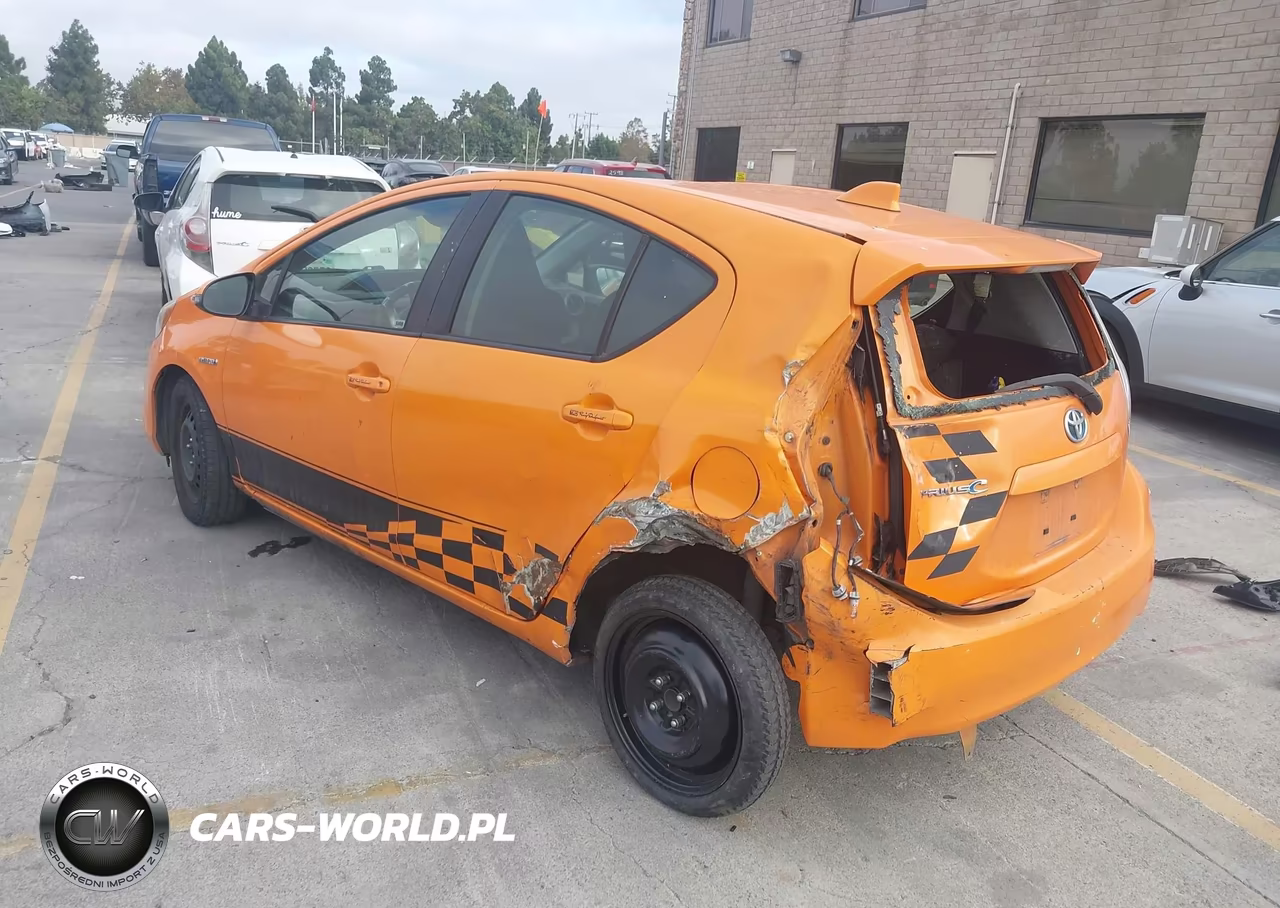 2015 Toyota Prius C One VIN:JTDKDTB3XF1089844 - 3