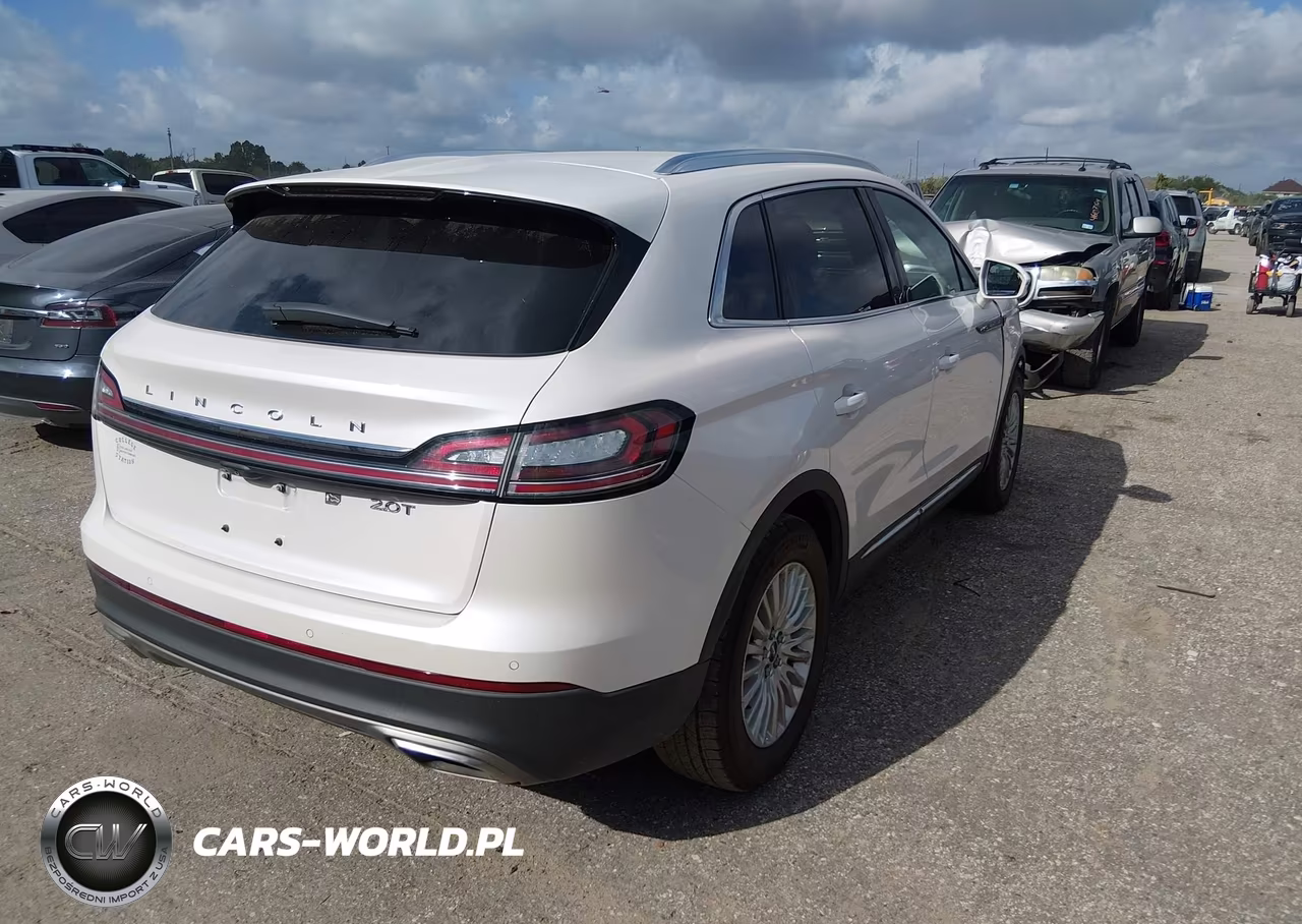 2019 Lincoln Nautilus Standard VIN:2LMPJ6J95KBL65948 - 4