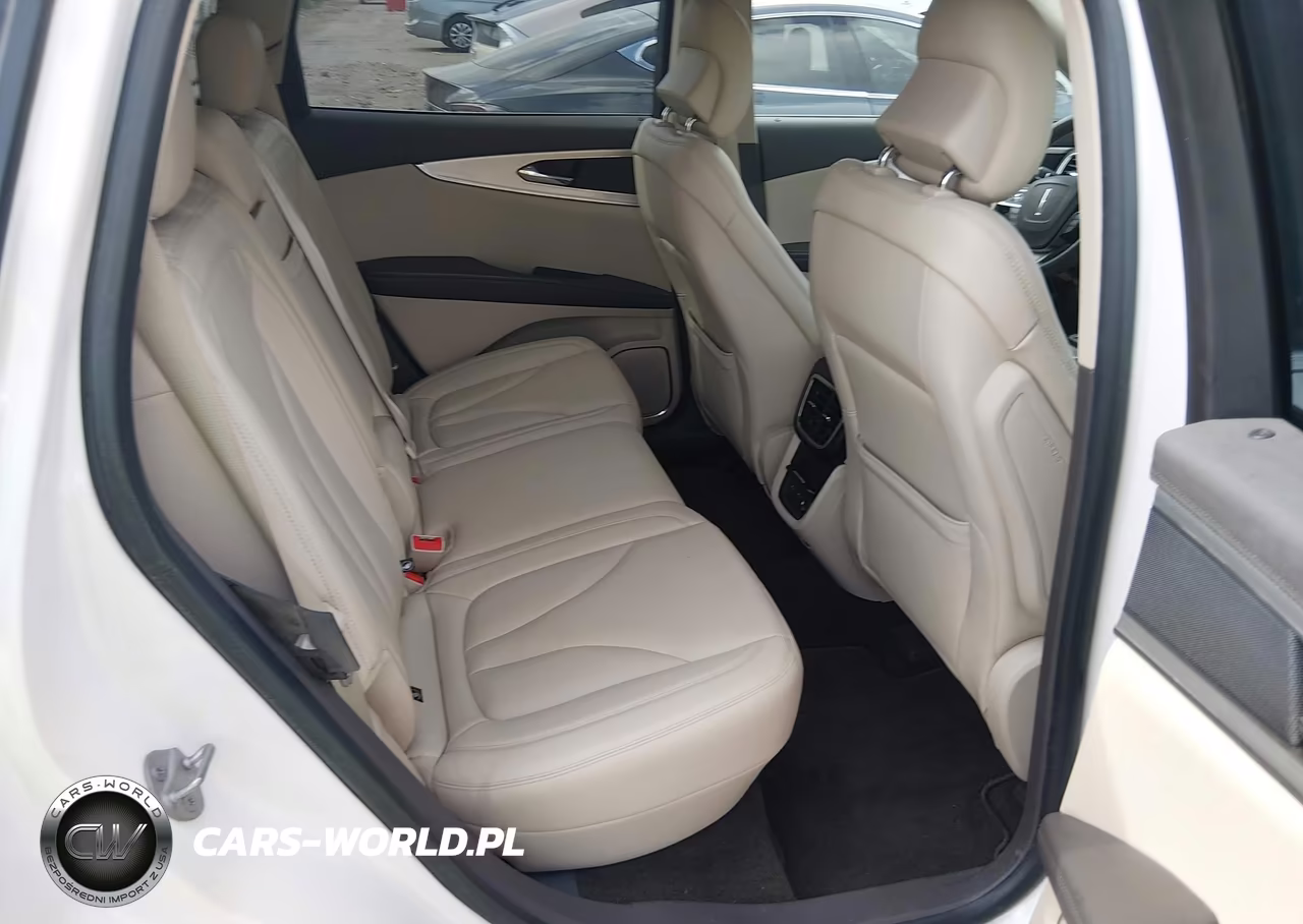 2019 Lincoln Nautilus Standard VIN:2LMPJ6J95KBL65948 - 8