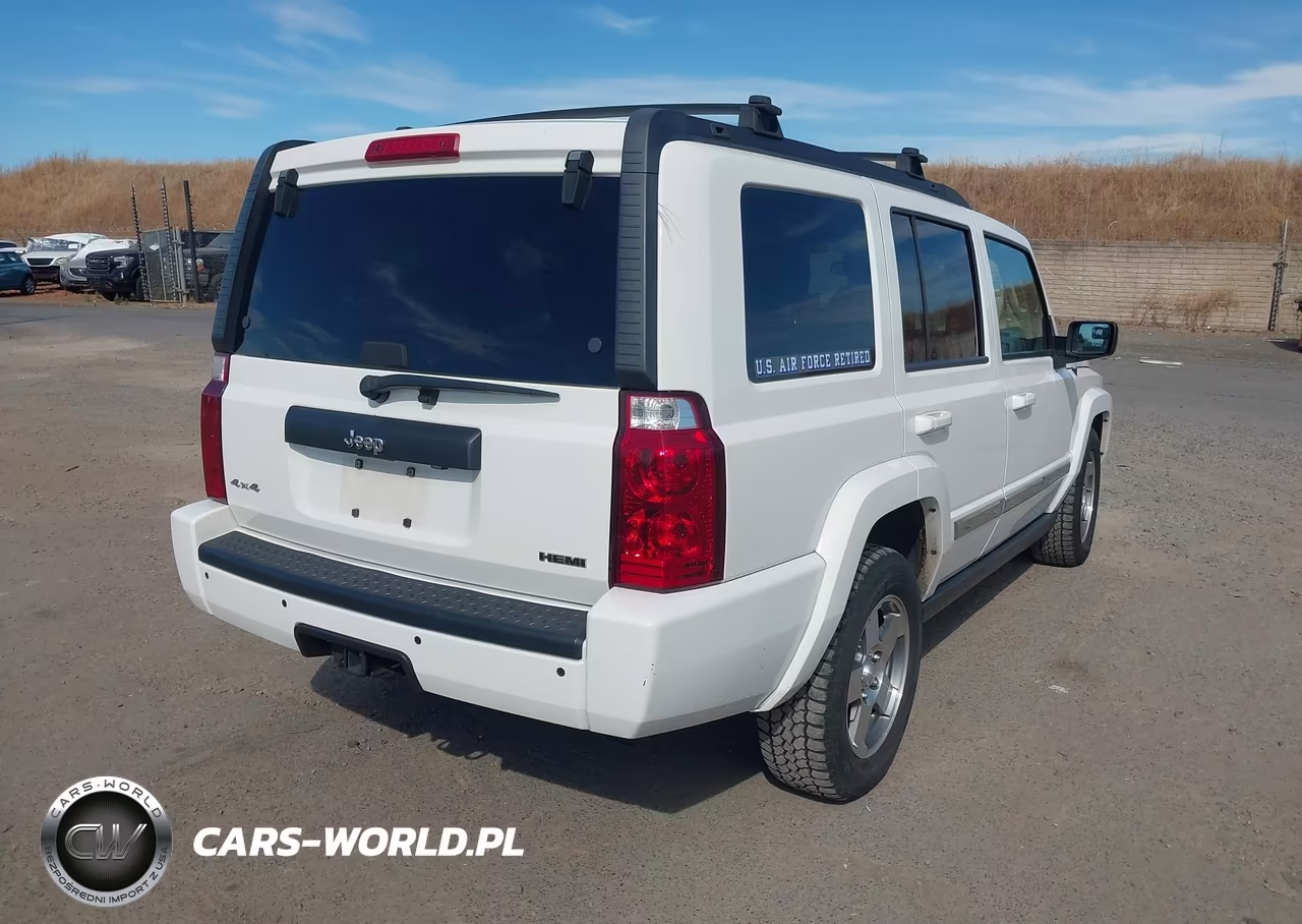 2010 Jeep Commander Sport VIN:1J4RG4GT2AC145335 - 4