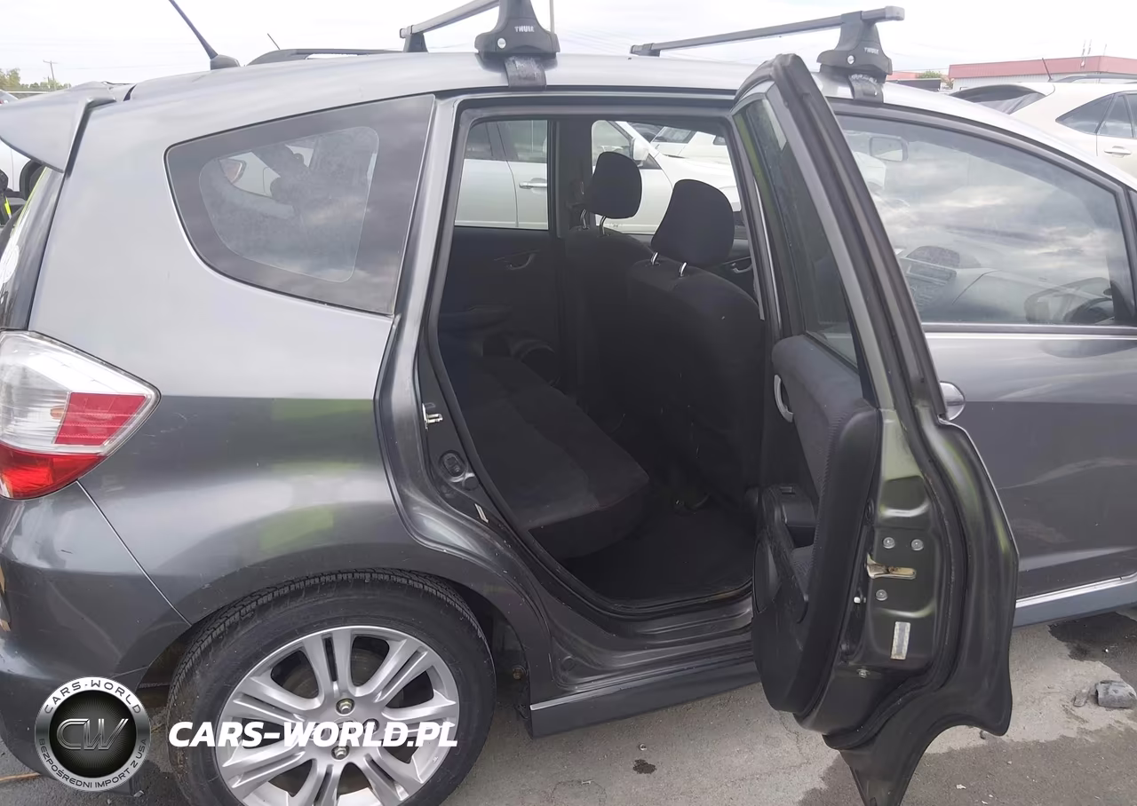 2011 Honda Fit Sport VIN:JHMGE8H52BC008101 - 8