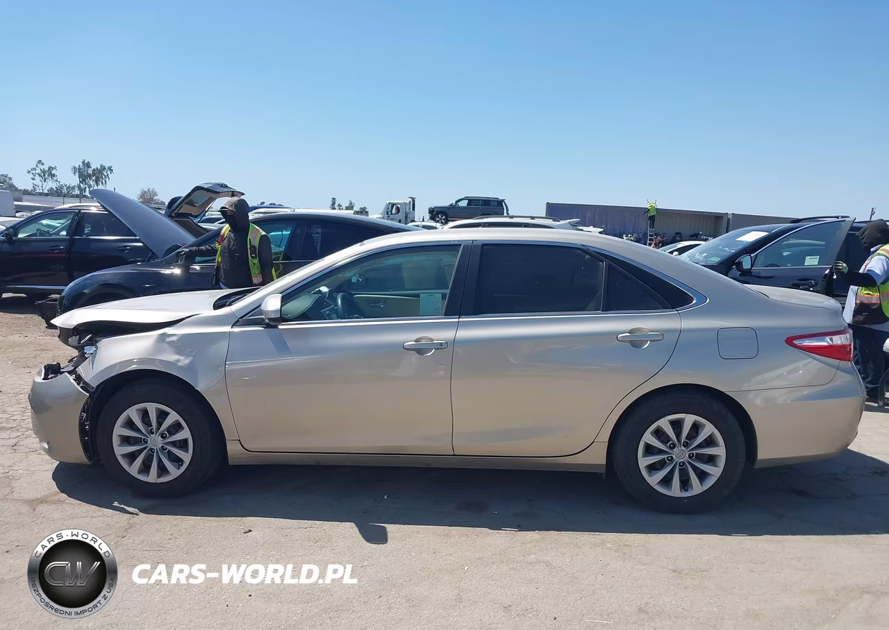 2017 Toyota Camry Le VIN:4T1BF1FK2HU357508 - 14