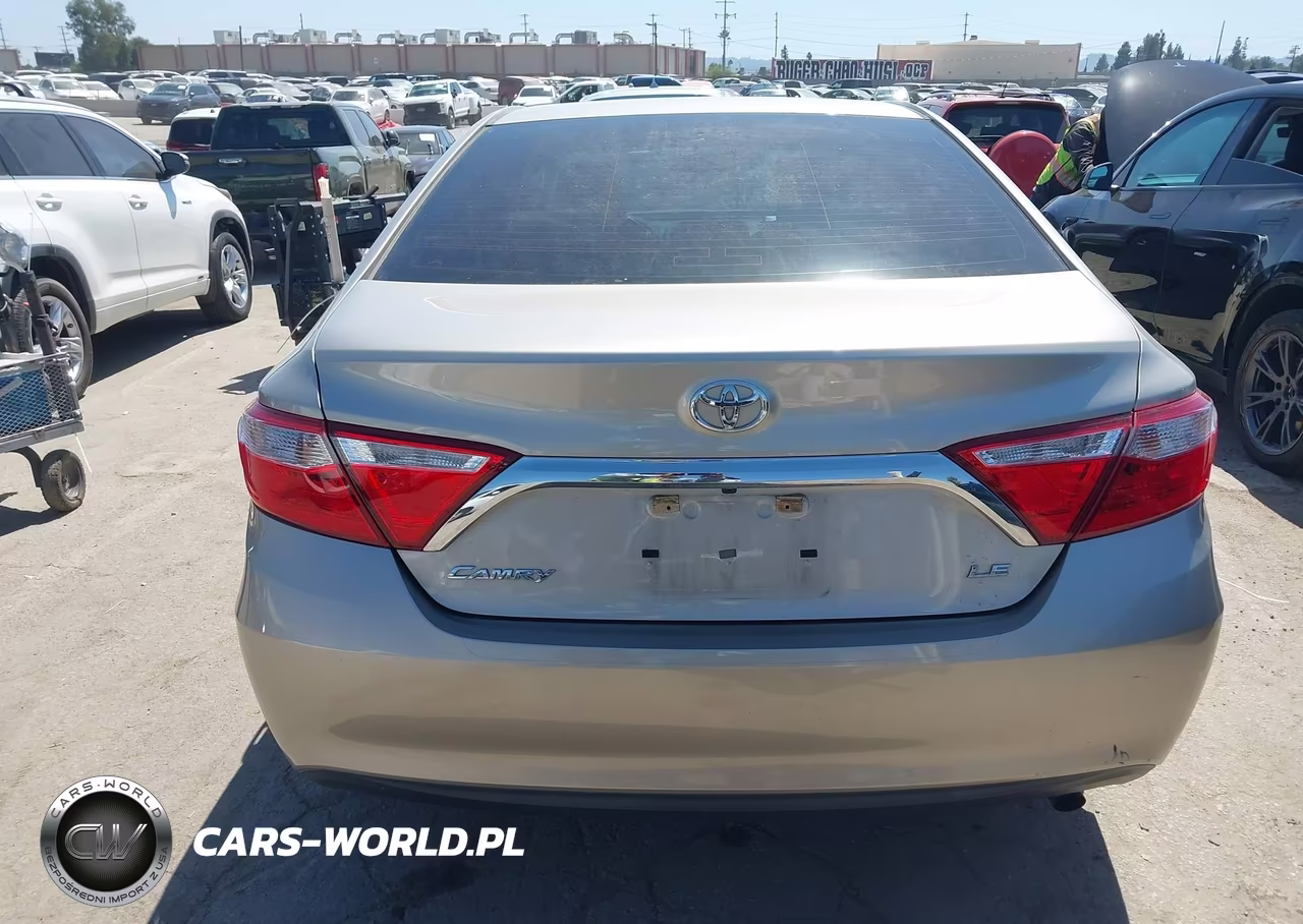 2017 Toyota Camry Le VIN:4T1BF1FK2HU357508 - 16