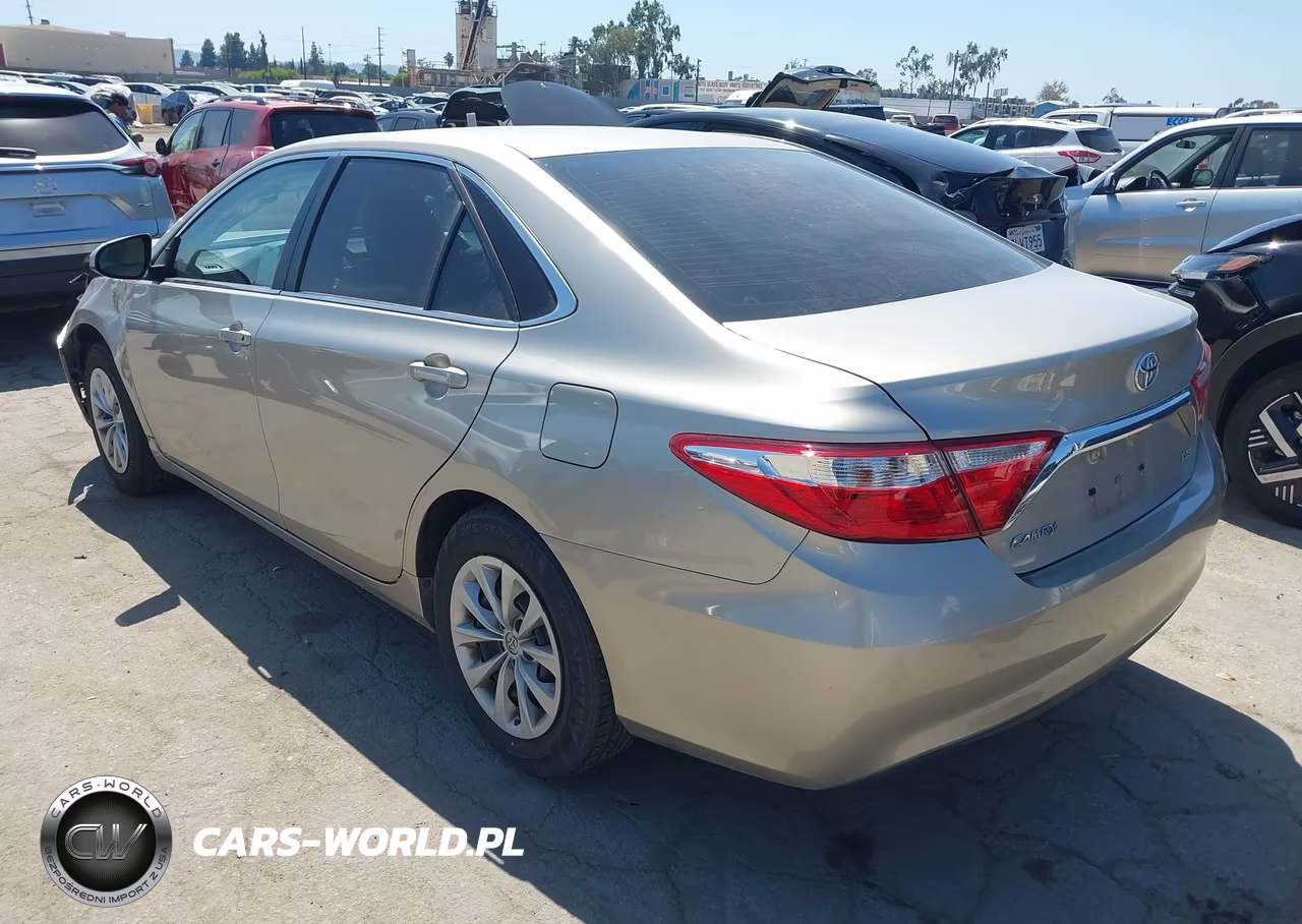 2017 Toyota Camry Le VIN:4T1BF1FK2HU357508 - 3