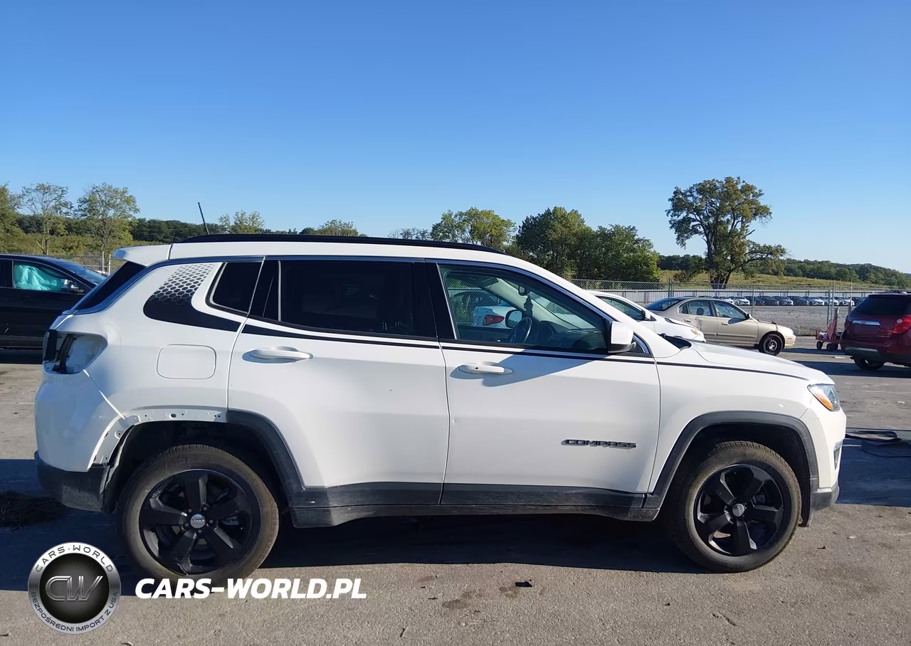 2018 Jeep Compass Latitude 4X4 VIN:3C4NJDBB8JT283843 - 13