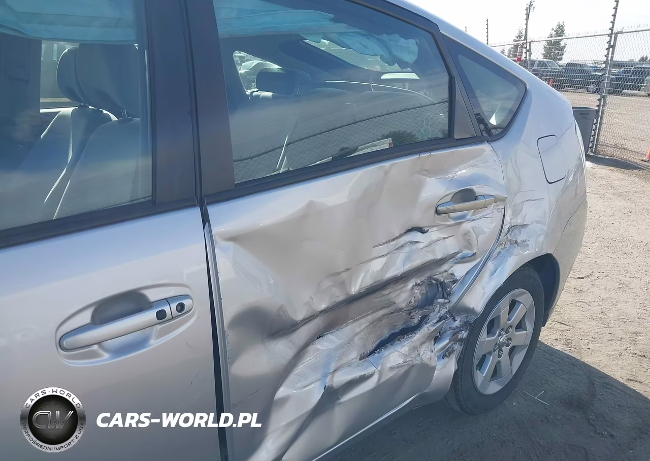 2005 Toyota Prius VIN:JTDKB20U257014918 - 12