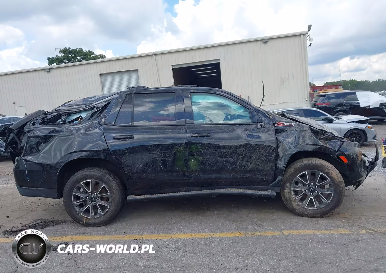 2022 Chevrolet Tahoe Z71 VIN:1GNSKPKD3NR315767 - 13
