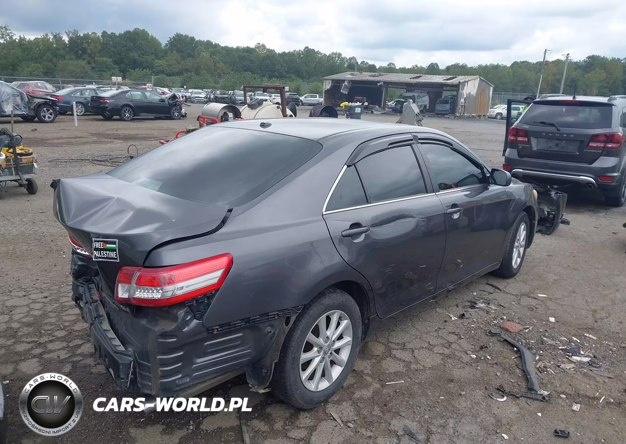 2011 Toyota Camry Xle VIN:4T4BF3EKXBR191457 - 4
