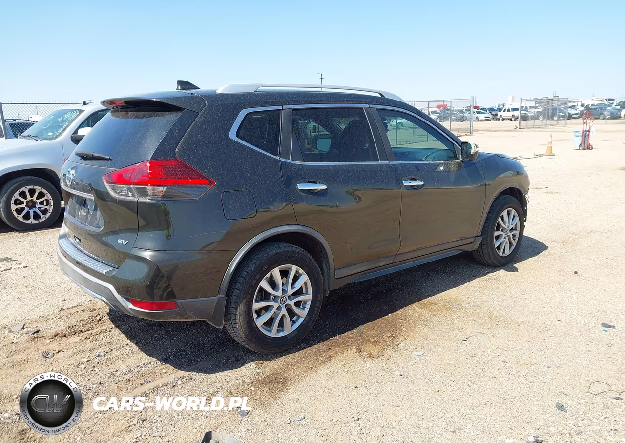 2017 Nissan Rogue Sv VIN:KNMAT2MT2HP585808 - 4