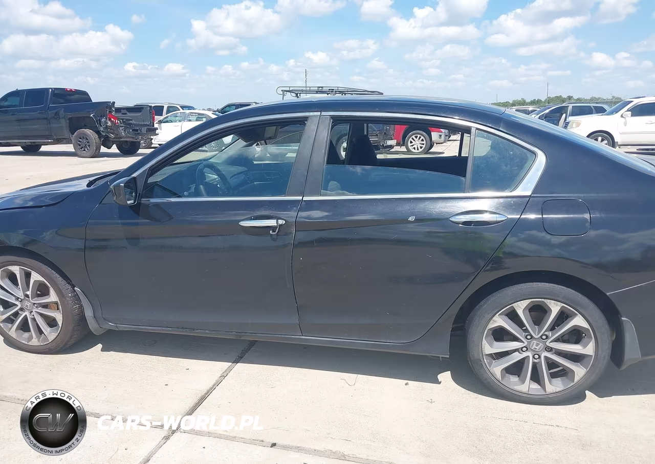 2015 Honda Accord Sport VIN:1HGCR2F57FA228471 - 14