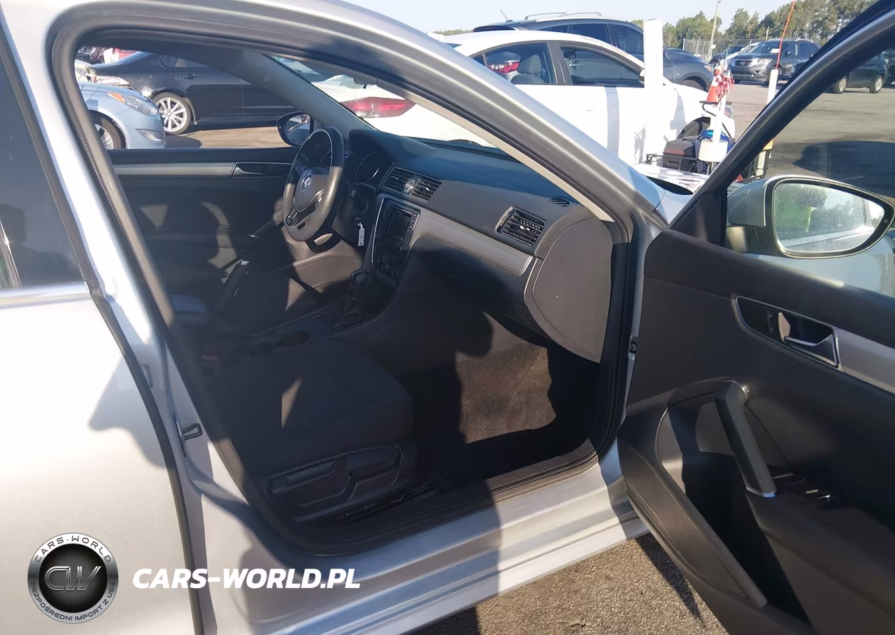 2017 Volkswagen Passat 1.8T S VIN:1VWAT7A32HC078199 - 5