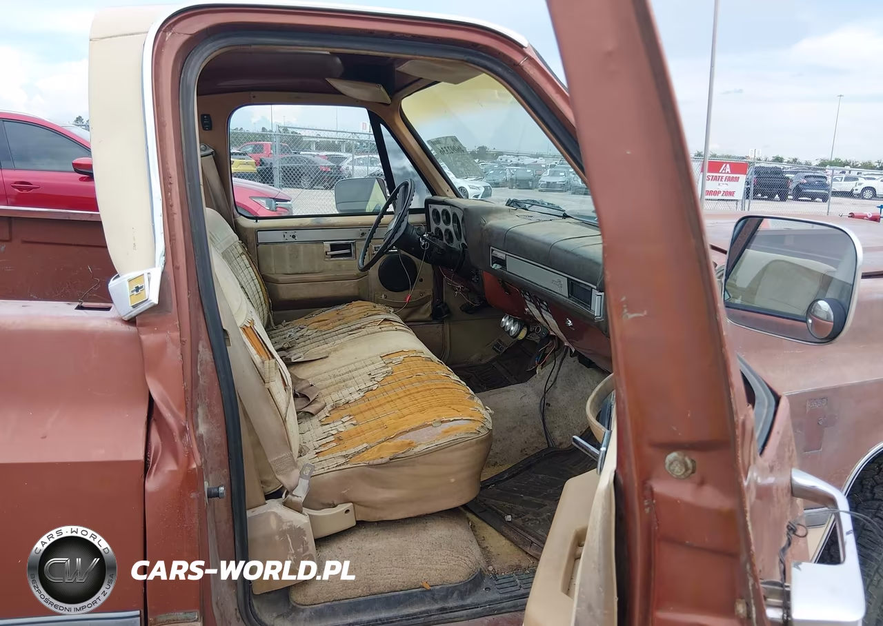 1983 Chevrolet C10 VIN:1GCEC14H7DS100108 - 5