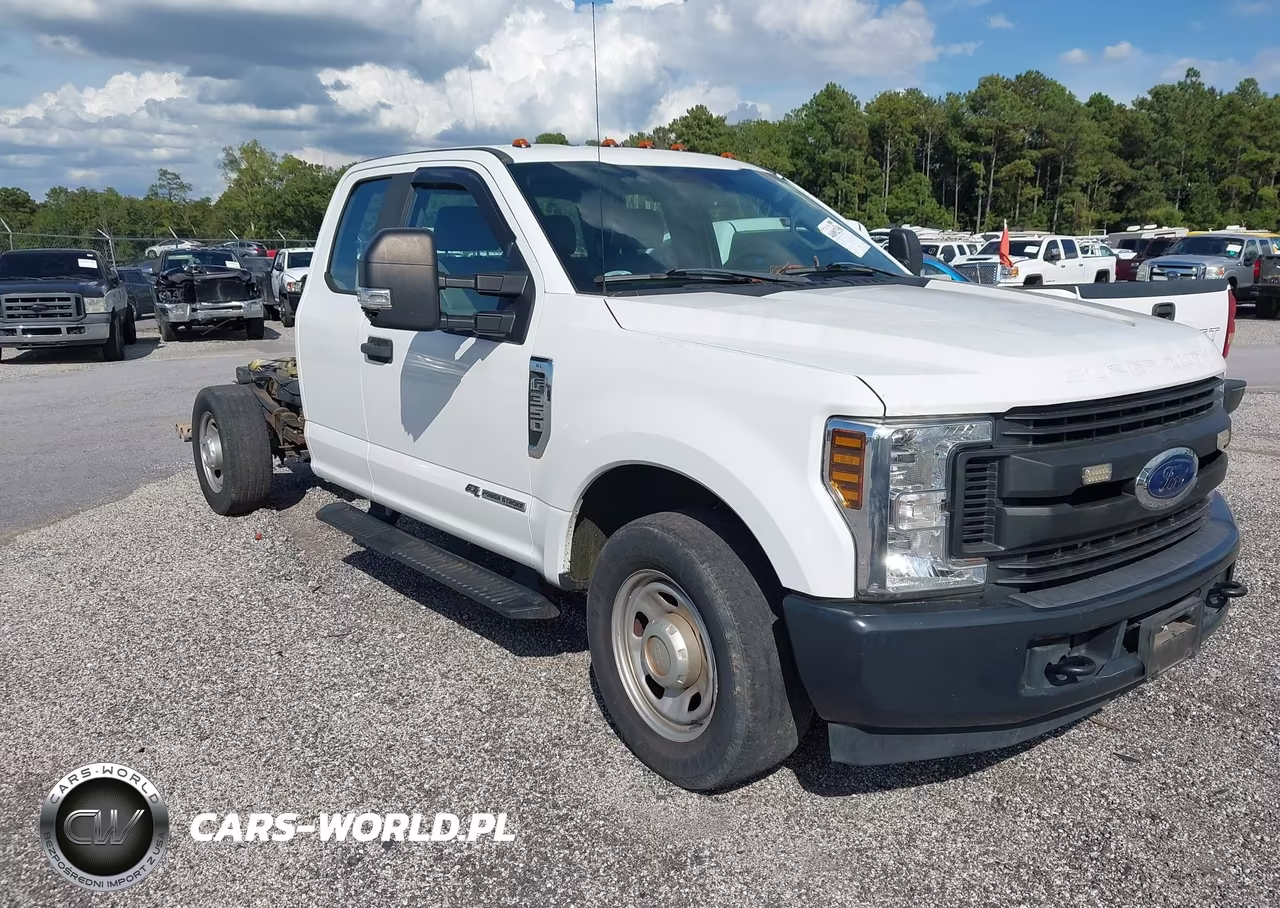 2019 Ford F-350 Chassis Xl – zdjęcie 1 z 15