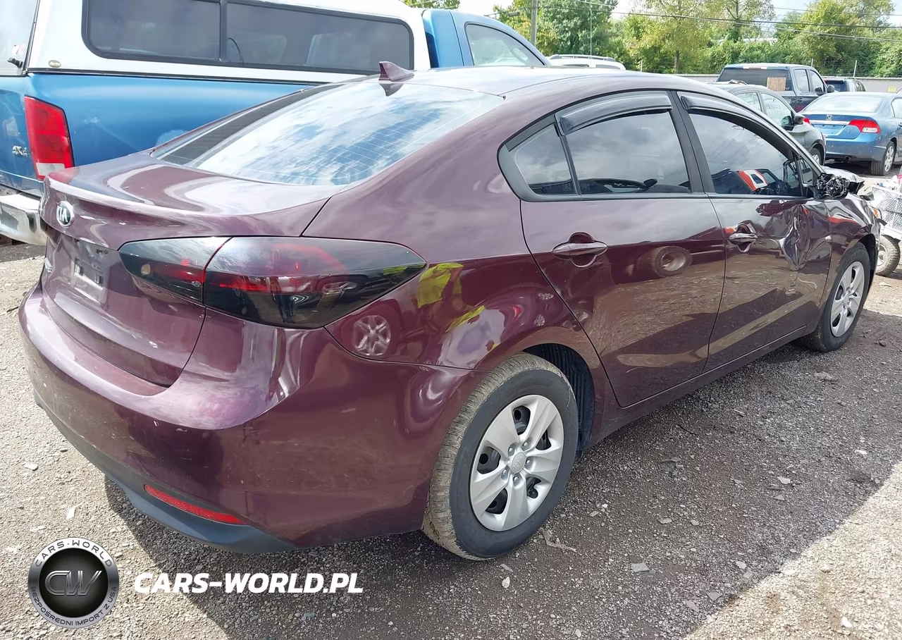 2017 Kia Forte Lx VIN:3KPFL4A7XHE124378 - 4