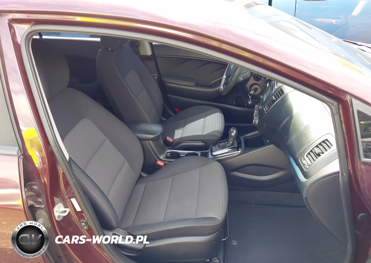 2017 Kia Forte Lx VIN:3KPFL4A7XHE124378 - 5