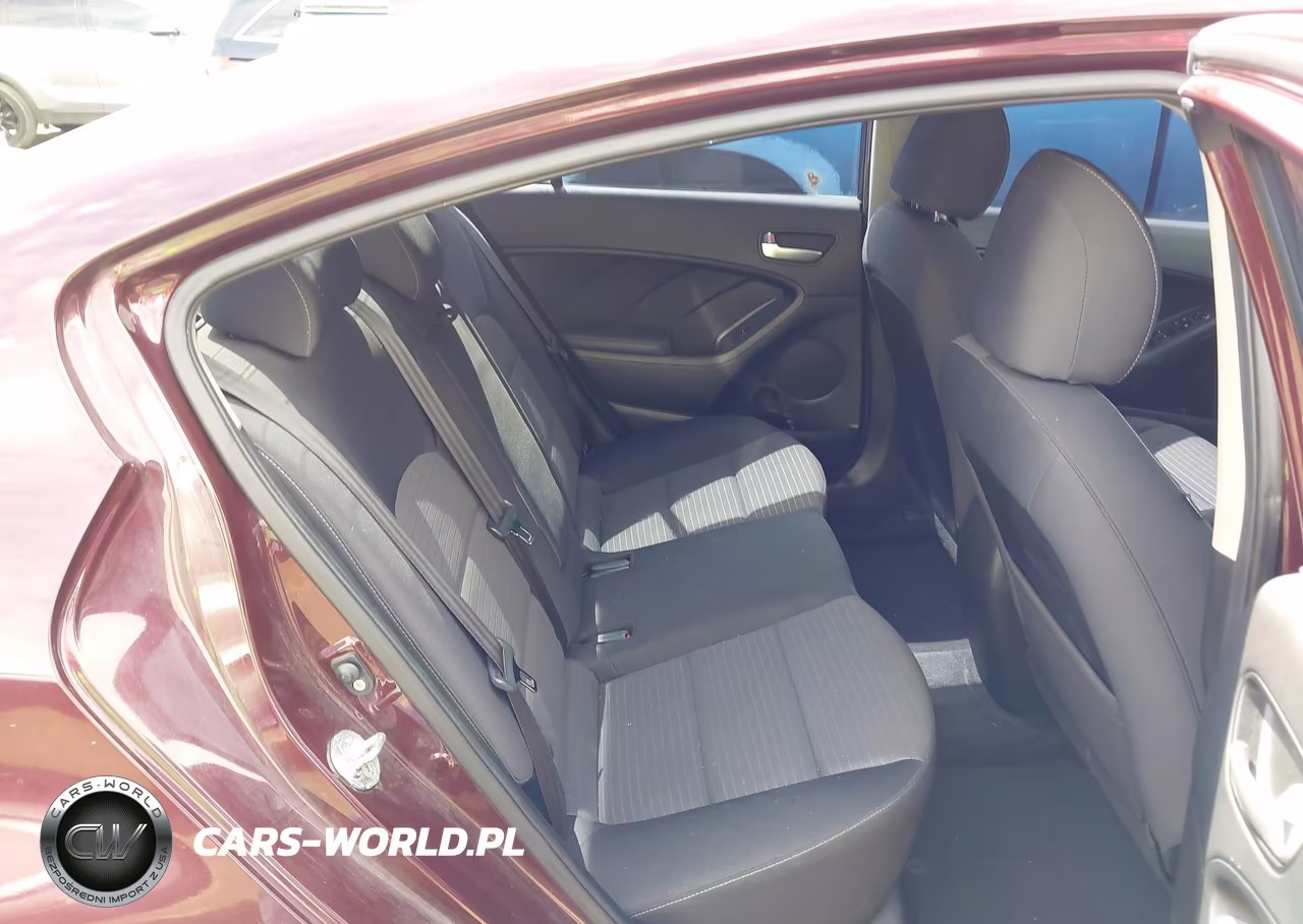 2017 Kia Forte Lx VIN:3KPFL4A7XHE124378 - 8