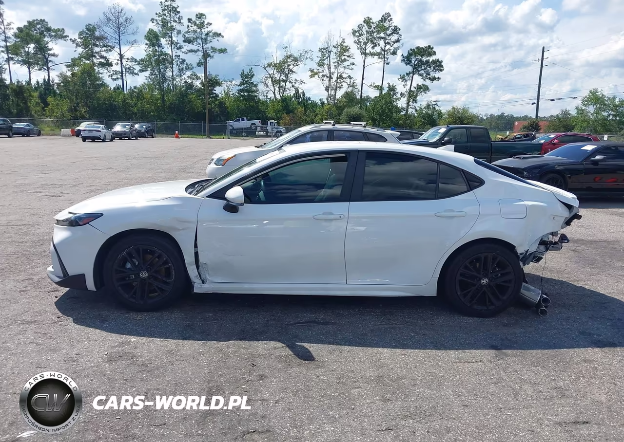 2025 Toyota Camry Se VIN:4T1DAACK7SU533035 - 14
