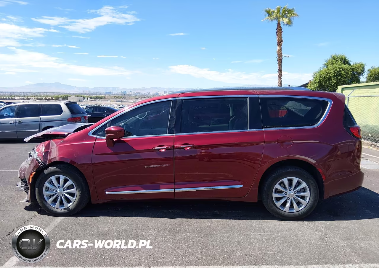 2018 Chrysler Pacifica Touring L VIN:2C4RC1BG0JR106969 - 15