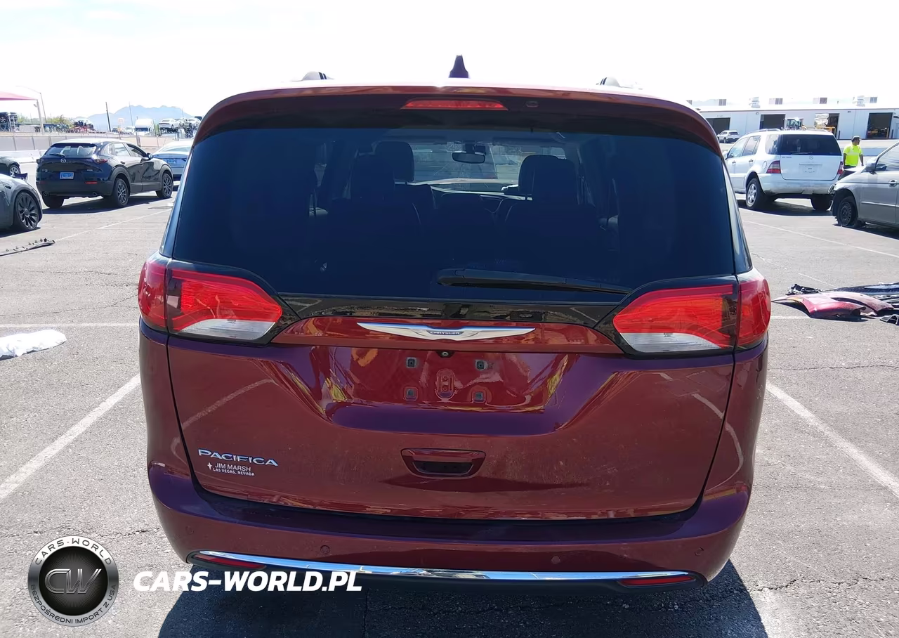 2018 Chrysler Pacifica Touring L VIN:2C4RC1BG0JR106969 - 17