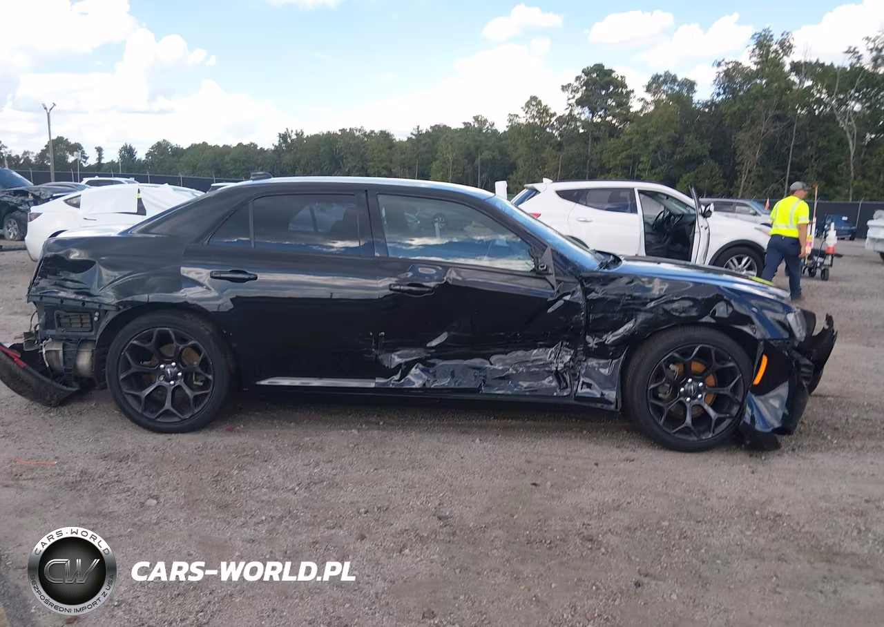 2020 Chrysler 300 300S VIN:2C3CCABG0LH141787 - 13