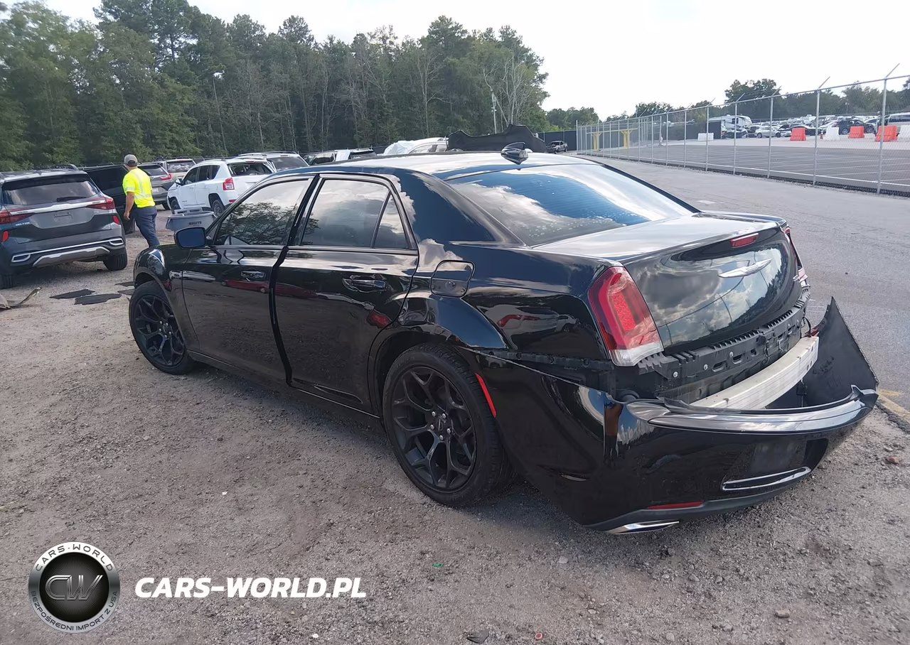 2020 Chrysler 300 300S VIN:2C3CCABG0LH141787 - 3