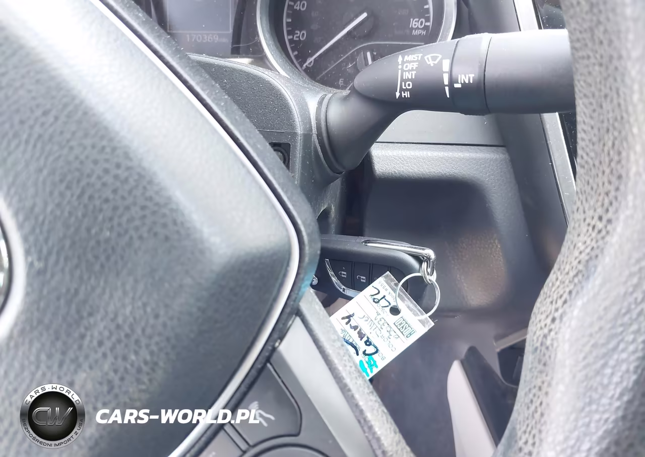 2018 Toyota Camry Le VIN:4T1B11HK7JU630332 - 11