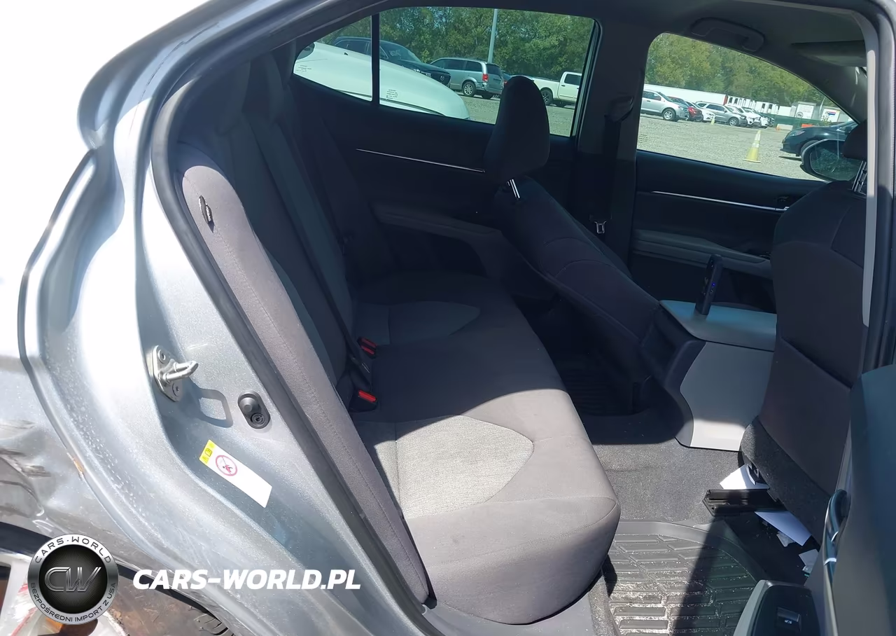 2018 Toyota Camry Le VIN:4T1B11HK7JU630332 - 8