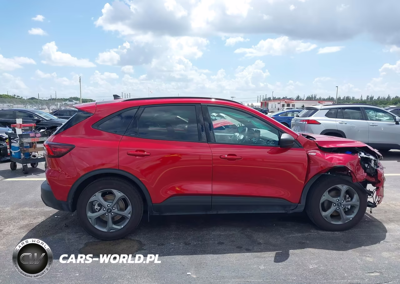 2026 Ford Escape St-Line VIN:1FMCU0MN2TUA22646 - 13