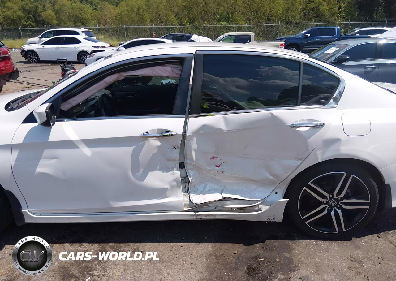 2017 Honda Accord Sport VIN:1HGCR2F51HA143323 - 14