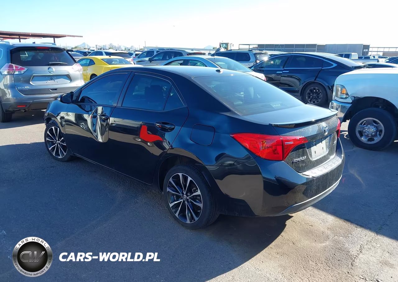 2017 Toyota Corolla Xse VIN:2T1BURHE3HC879058 - 3