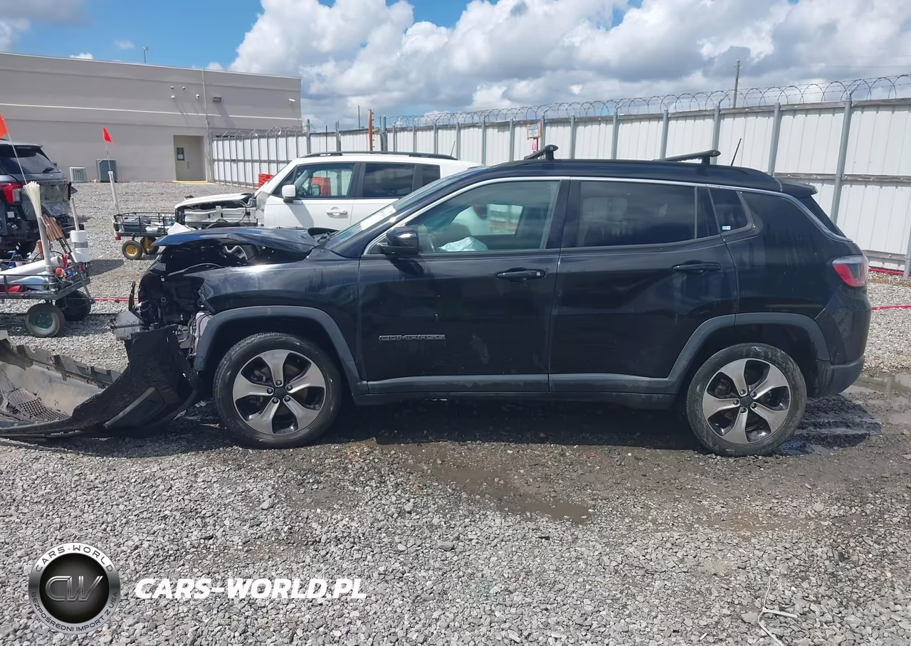 2018 Jeep Compass Latitude VIN:3C4NJCBB5JT133943 - 14