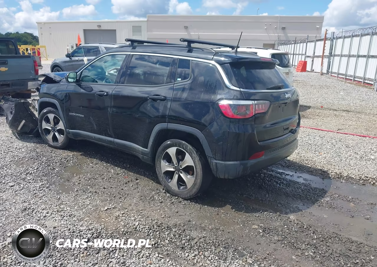 2018 Jeep Compass Latitude VIN:3C4NJCBB5JT133943 - 3